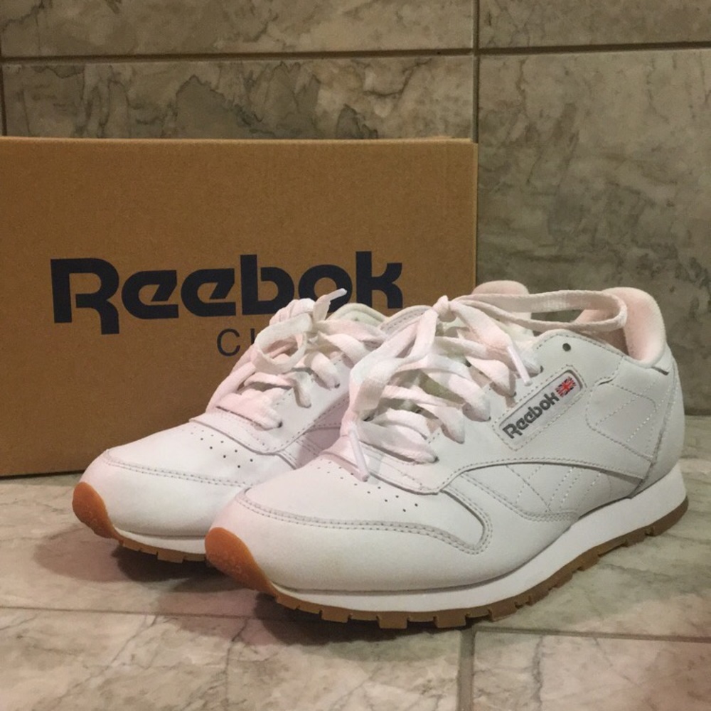 Reebok Classic Leather Sneaker- 3.5Y or 5.5W WHITE